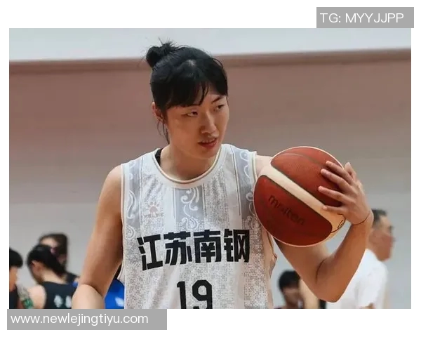 中国篮球之队祝福罗欣棫生日快乐愿你在时光中不断成长绽放光彩如棫树般挺拔