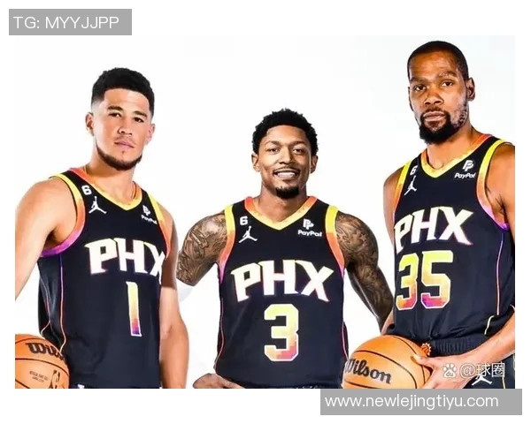 布克回忆赛季初低谷期强调团队拼搏精神与连胜信心